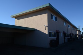 7th Street Apartments in Hayward, CA - Building Photo - Building Photo