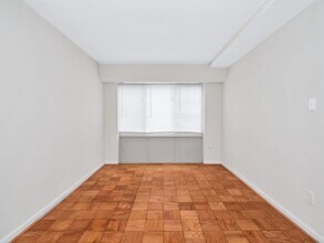 River East-Fairlawn Gardens in Washington, DC - Building Photo - Building Photo