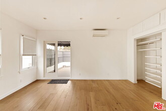 144 S Orange Dr in Los Angeles, CA - Building Photo - Building Photo