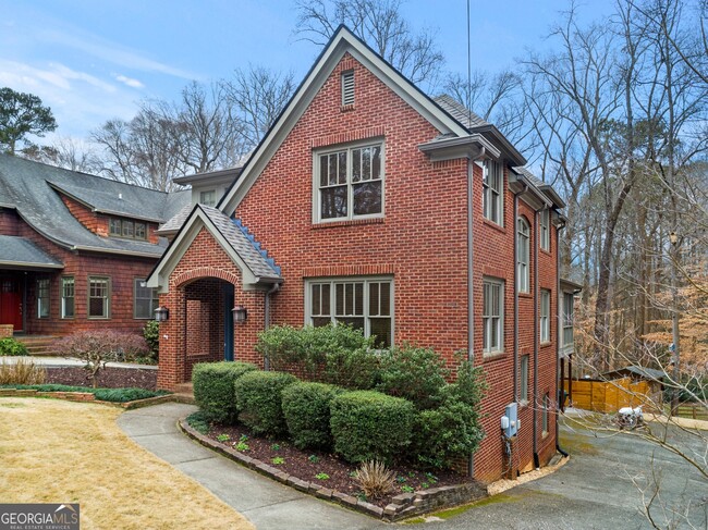 467 Chelsea Cir NE in Atlanta, GA - Building Photo - Building Photo