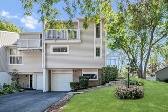 1101 Sausalito Ct in Bartlett, IL - Building Photo - Building Photo
