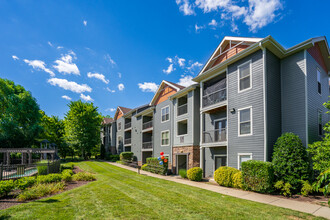 Fountains at Meadow Wood in Clarksville, TN - Building Photo - Building Photo