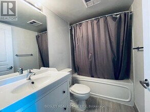323-323 Richmond St E in Toronto, ON - Building Photo - Building Photo