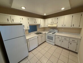 1820 N Lauderdale Ave in North Lauderdale, FL - Building Photo - Building Photo