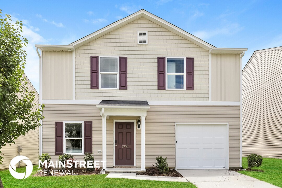 3906 Vershire Ave in Greensboro, NC - Building Photo