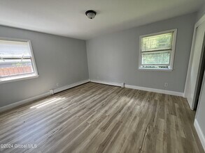 86 Hackett Blvd-Unit -1 in Albany, NY - Building Photo - Building Photo