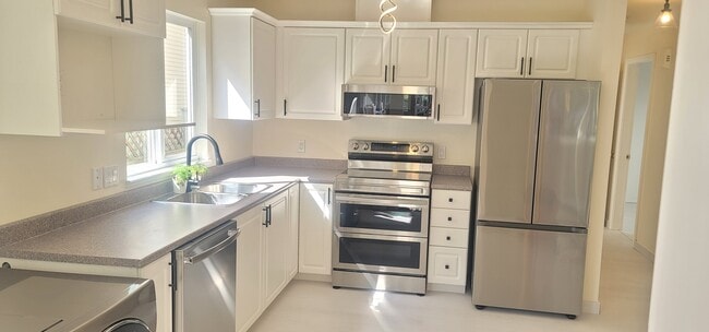 property at 2338 Chesterfield Av