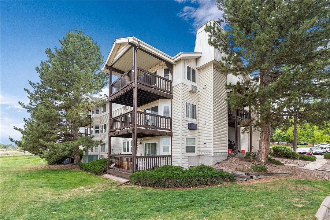 17473 E Mansfield Ave, Unit 111WL in Aurora, CO - Building Photo