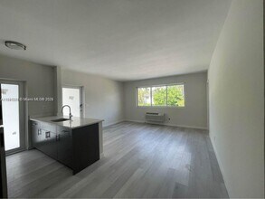1525 Michigan Ave in Miami Beach, FL - Building Photo - Building Photo