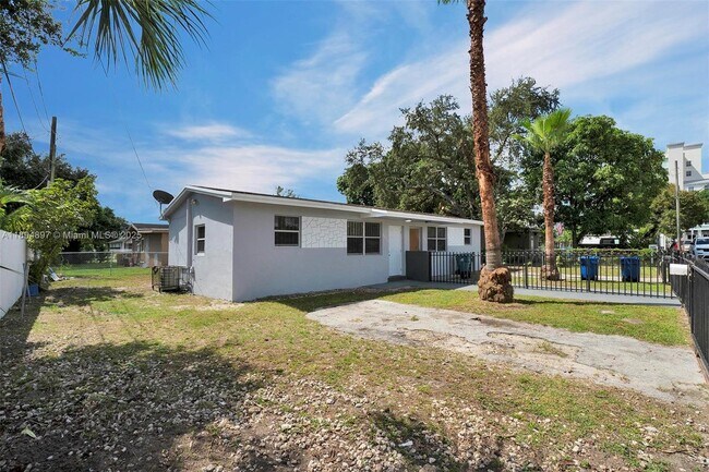 3052 NW 78th St in Miami, FL - Building Photo - Building Photo