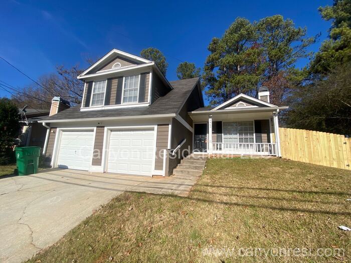 5465 Panola Downs Rd in Lithonia, GA - Building Photo