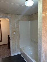 719 Crescent Ave in Ellwood City, PA - Building Photo - Building Photo