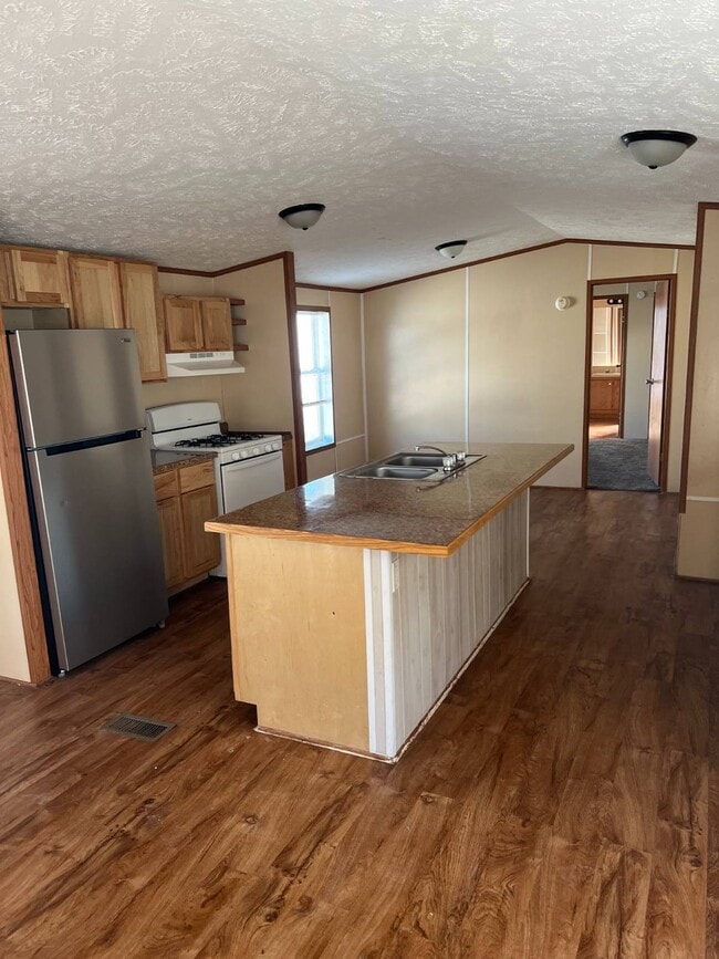 200 E Zora St in Joplin, MO - Building Photo - Building Photo