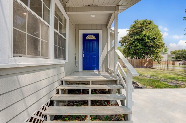 8709 Knox St in Houston, TX - Building Photo - Building Photo