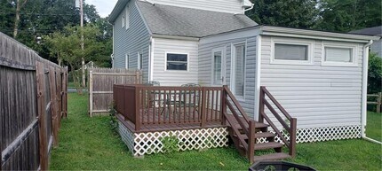 12 Elizabeth St in Red Hook, NY - Building Photo - Building Photo