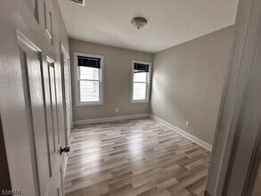 17 John St in Elizabeth, NJ - Building Photo - Building Photo