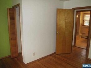 11 Louis St in Lodi, NJ - Foto de edificio - Building Photo