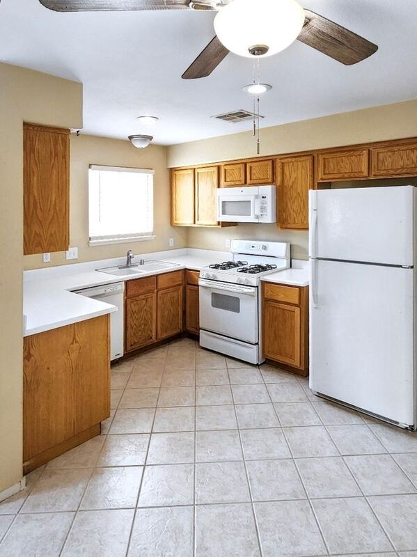 771 Peregrine Falcon St in Henderson, NV - Building Photo - Building Photo