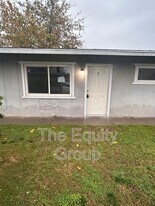 331 E Elm St in Hanford, CA - Building Photo