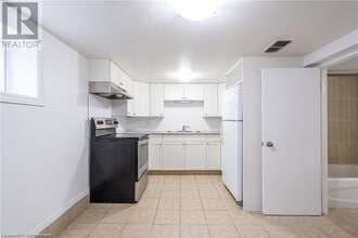 203 E 15th St in Hamilton, ON - Building Photo - Building Photo