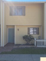 22640 Watersedge Blvd in Land O Lakes, FL - Building Photo