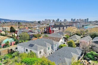 3231-3233 Hannah St in Oakland, CA - Building Photo - Building Photo