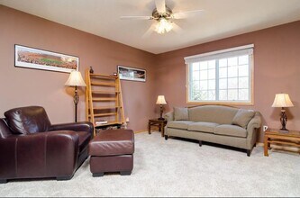 17756 96th Ave N in Maple Grove, MN - Building Photo - Building Photo