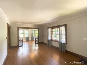 1220 Paxton Ave in Cincinnati, OH - Building Photo - Building Photo