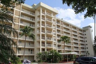 3090 N Course Dr in Pompano Beach, FL - Building Photo