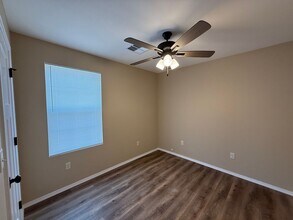 202 Ruby Ln in Hollister, MO - Building Photo - Building Photo