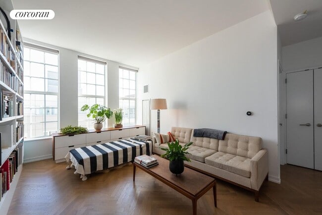 184 Kent Ave in Brooklyn, NY - Building Photo - Building Photo
