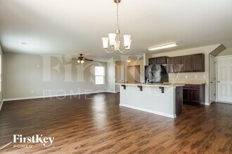 4778 Woodford Cir in Bessemer, AL - Foto de edificio - Building Photo