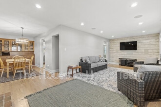 405 Farrell St in Norfolk, VA - Building Photo - Building Photo