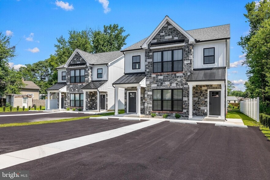 13 Arbutus Ave in New Castle, DE - Building Photo