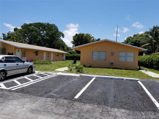 330 NE 7th St in Pompano Beach, FL - Building Photo - Building Photo