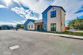 1601 Mustang Dr in Marble Falls, TX - Building Photo - Building Photo