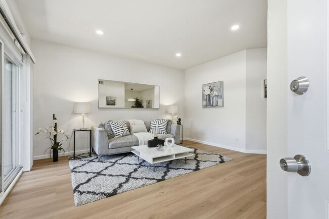 2957 Risdon Dr in Union City, CA - Building Photo - Building Photo