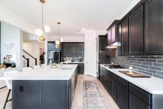 Room in House on Fresno Ave in Pflugerville, TX - Foto de edificio - Building Photo