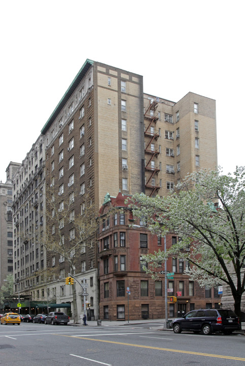 562 West End Ave in New York, NY - Foto de edificio