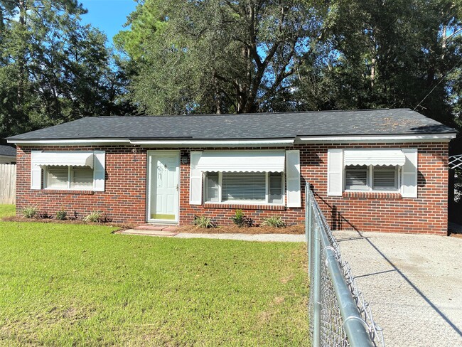 517 Fraser Dr in Hinesville, GA - Building Photo - Building Photo