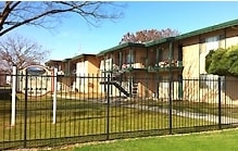 Pleasant Village Apartments in Fresno, CA - Foto de edificio - Building Photo