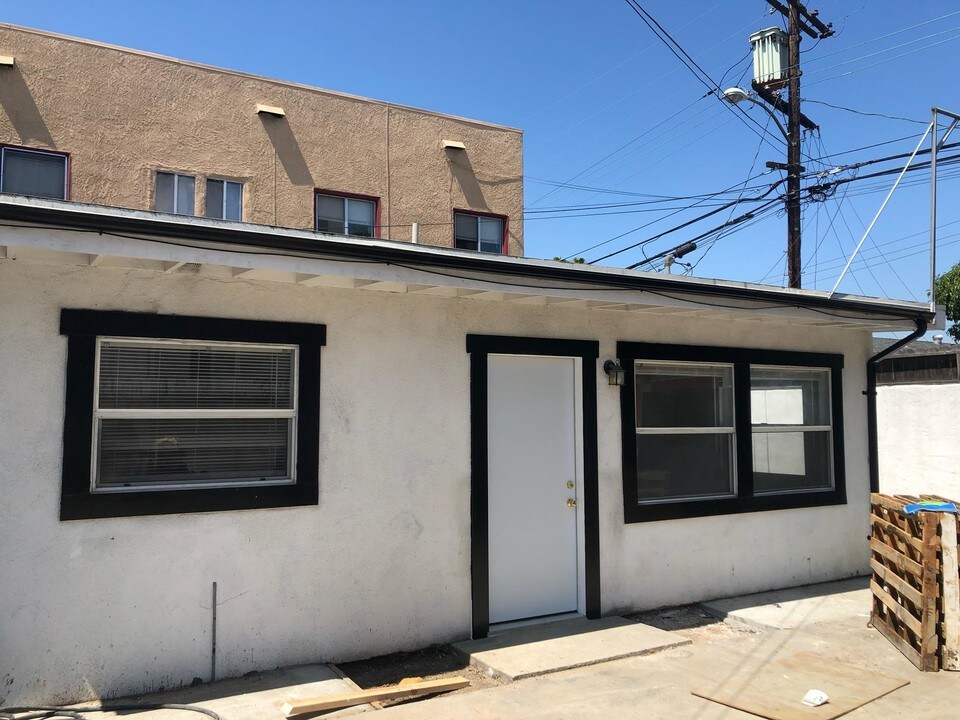 1132 N Loma Vista Dr in Long Beach, CA - Foto de edificio