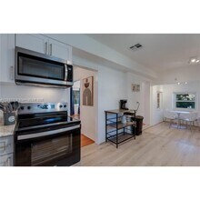 820 SW 26th Rd in Miami, FL - Building Photo - Building Photo
