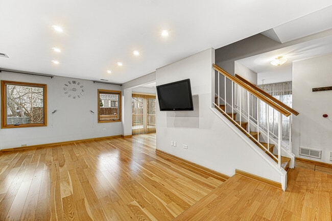 446 Irvine Ct in Wheeling, IL - Building Photo - Building Photo