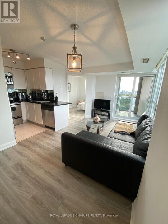 17 Barberry Pl in Toronto, ON - Building Photo
