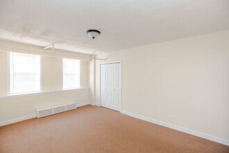 5423 W Montrose Ave in Chicago, IL - Building Photo - Building Photo