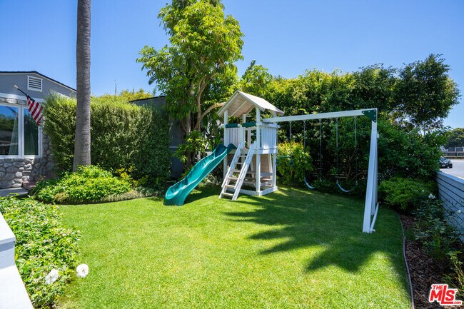 3762 Barry Ave in Los Angeles, CA - Building Photo - Building Photo