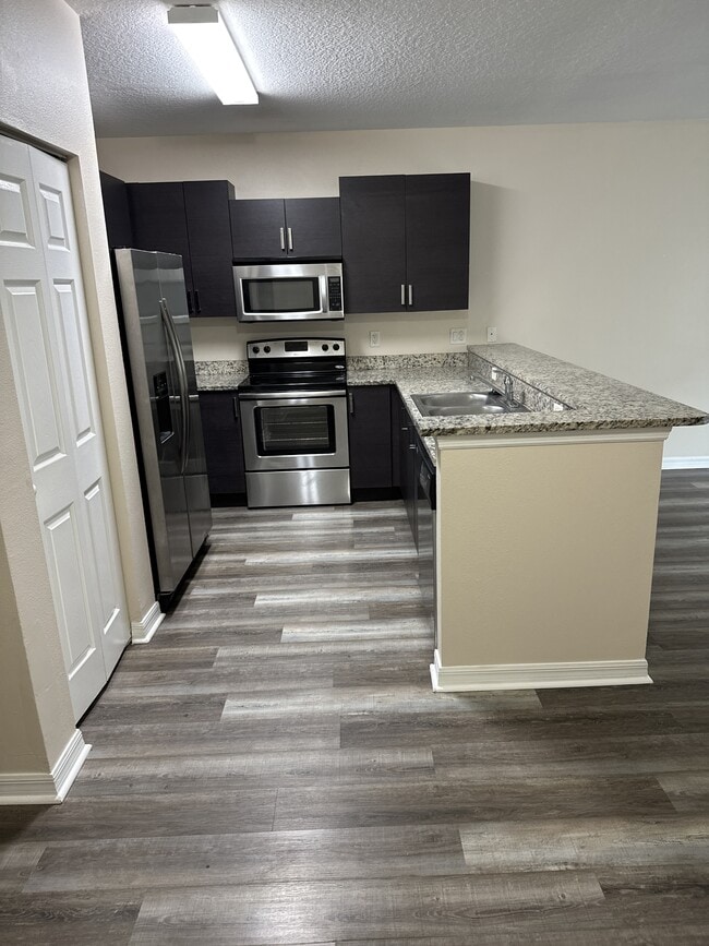 7520 39th Terrace N in St. Petersburg, FL - Building Photo - Building Photo