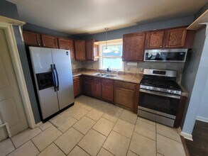 8224 Meadow Creek Rd in Norfolk, VA - Building Photo - Building Photo