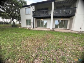 1033 Parkview Dr in Canyon Lake, TX - Building Photo